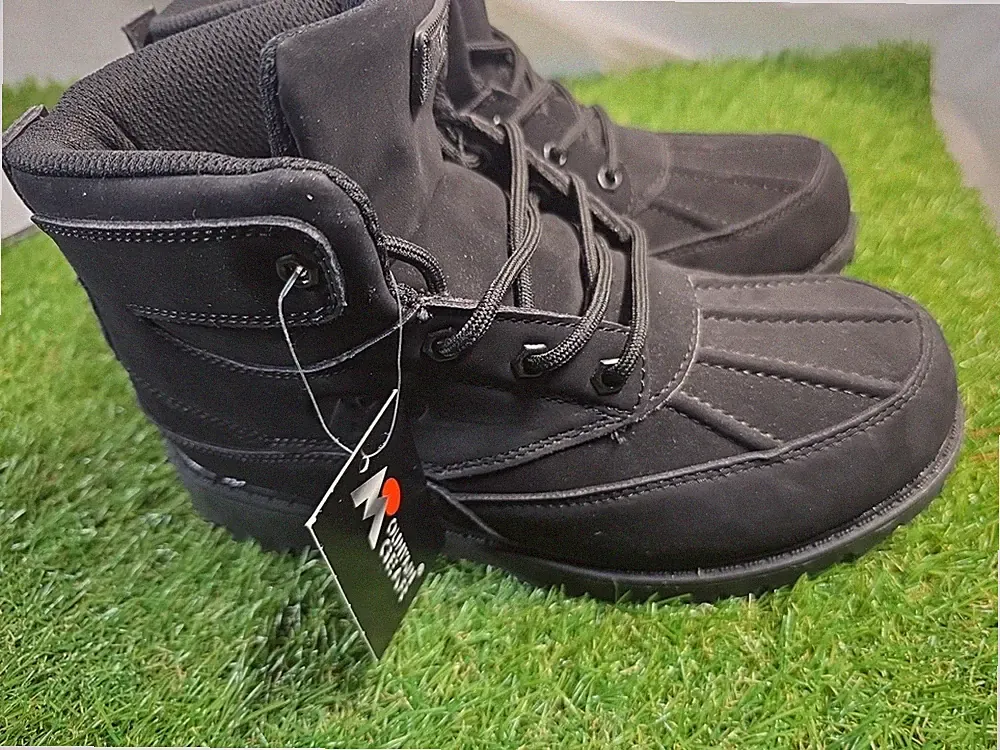 Mountain Gear D-Day 2 hiking boots Youth Size 4.5